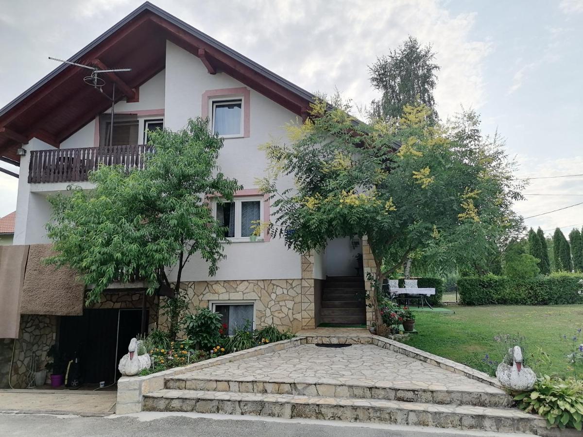 Apartman Jasmin Apartment Catrnja ภายนอก รูปภาพ
