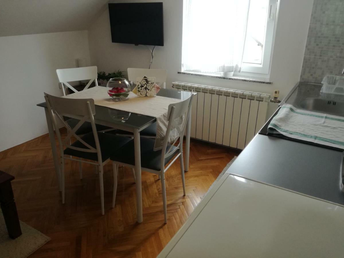 Apartman Jasmin Apartment Catrnja ภายนอก รูปภาพ