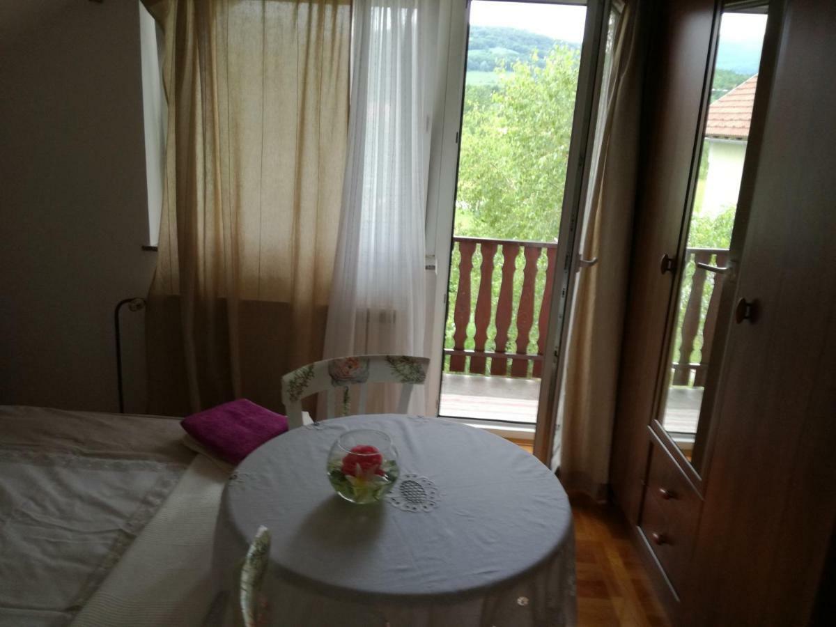 Apartman Jasmin Apartment Catrnja ภายนอก รูปภาพ