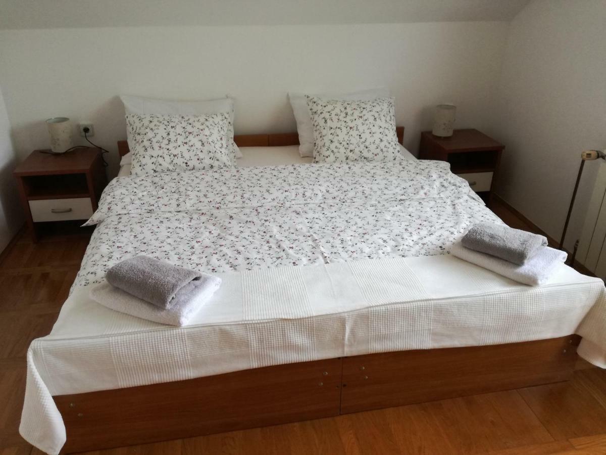 Apartman Jasmin Apartment Catrnja ภายนอก รูปภาพ